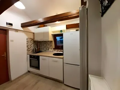 inchiriere garsoniera bucatarie cu grinzi Sector 1 București